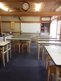 教室内観です。明るく綺麗な空間で、集中して学習いただけます。