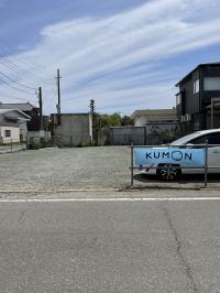 鶴光路郵便局北の駐車場の他に、下川淵小学校の南向いに駐車場もご用意しています。