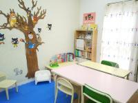 月に一度のBabyKumonコーナー。安全に配慮しクッションマットもご用意♪<br />
