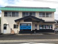 板倉西小から徒歩３分（県道沿い）にあります。