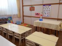 幼児さんは　この教室で　学習しています。毎週土曜日　午前　幼児教室があります。