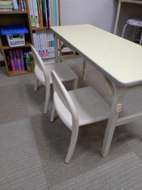 幼児用の机といす