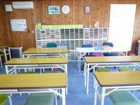 教室のドアを開けるとこんな感じです。