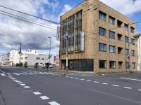 左手がJR東室蘭駅方面、右手前が道南バス東町ターミナル、イオンも徒歩圏内です。
