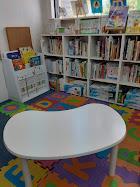 たくさんの本に囲まれて、ゆっくりお話できます。