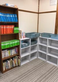 待合スペースです。本を読んで待つこともできます。