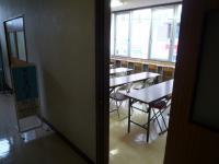 洋間の入り口から教室内をのぞいたところです。