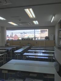 広々とした教室で、快適に学習できる環境を整えています。