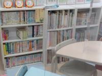 本もたくさんそろえております。