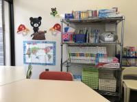 ママと一緒に楽しく歌を歌ったり遊んだりしています