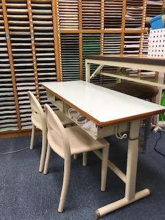 安全に学習が出来るように、お子様の身体に合わせた机、椅子を使用しています。