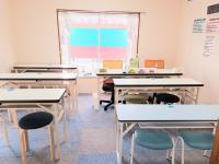 小学生の学習スペースです☆<br />
学年に応じたサイズの机やイスもあります！