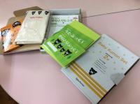 教室では絵本や児童書の貸し出しもできます。