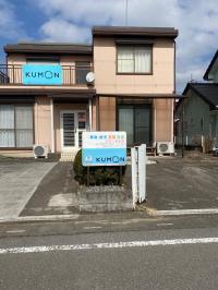 看板が二つ見えます。