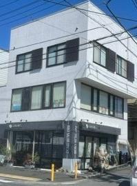 教室は2階です。お気をつけてお子さまをお連れください♪