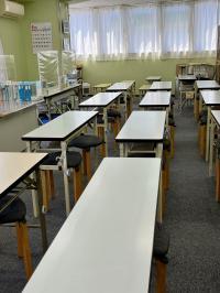 同じ建物内で移転し、広くなりました。