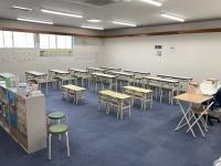 明るく、清潔、安全な室内で、ご年齢に合わせたスタイルで実施します。