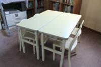 BabyKumonはここで。かわいい椅子と机を用意しました。<br />
<br />