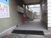 ０歳からどうぞ。ベビーカーでも楽に通えます。