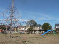 宮前公園の三角タワー。教室は、すぐ近くです。