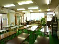 一般席 ：　教室内スペースは５０畳と、広くゆとりある空間です。