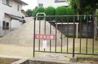 教室前のすぎな公園