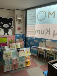 幼児用の机・イスを用意しています