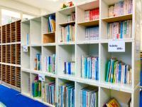 待合室です。くもん文庫は希望者に貸し出しています。