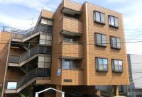 大三角線近くの分かりやすい建物です。