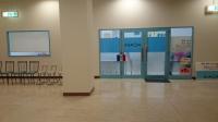 ボンベルタのスポーツジムのあるビル３階に教室があります。