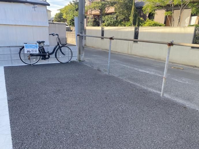 駐輪場がございますので、自転車での通室も可能です。