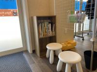 幼児さん向けの絵本も置いています。