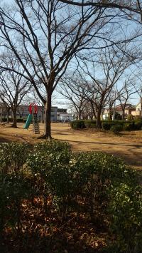 南花島公園にとても近いです。<br />
教室前後に 公園で遊ぶこともできます。<br />
<br />
