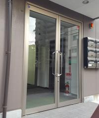 エレベーターがありますので、ベビーカーでもお越し頂けます。