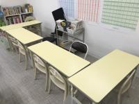 小さなお子様用の席もご用意しています。