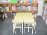 お子さまに合った小さな机です！