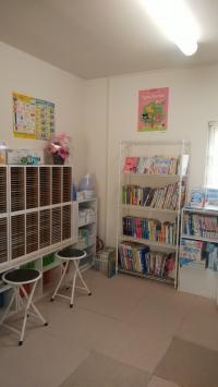 待合室も完備し、読書環境も整えております。