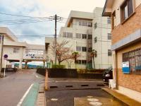 中川小学校の目の前に教室があります。