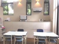 小さなお子さんには専任スタッフがつき、安心して学習できます。