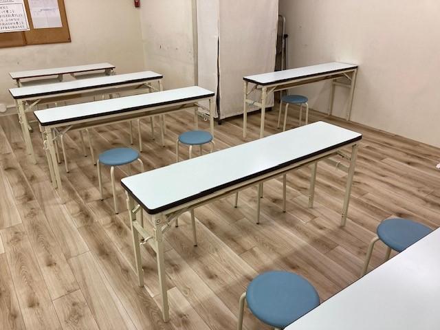 教室内は明るく広々とした空間で集中して学習できます。
