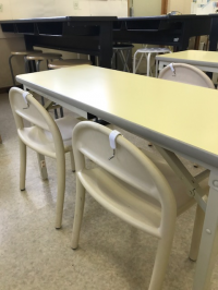 小さなお子さま用の椅子のご用意もあります。