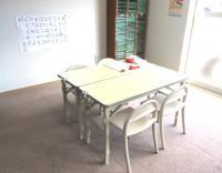 小さいお子様も安心して座れる専用席をご用意しています。