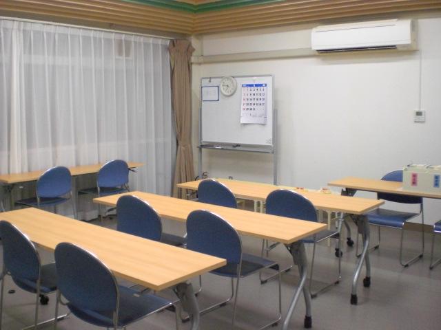 明るく静かな教室で集中して学習できます。<br />
わからないことは質問もできます。