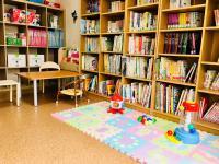 明るいお部屋でたくさんお話をしましょう。