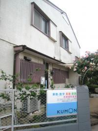 お教室は看板が目印です。