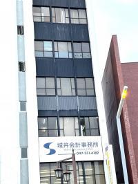 千葉銀行様の左隣の建物の5Fに引っ越しいたしました♪