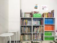 お子様に人気の本をご用意しております。