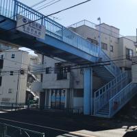 南第三小学校の歩道橋そば（町田街道沿い）、金森交番近くです