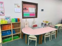 幼児さん用のイスと机も用意しております。