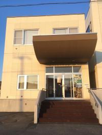 北コミュニティセンター藤幼稚園側の入口になります。